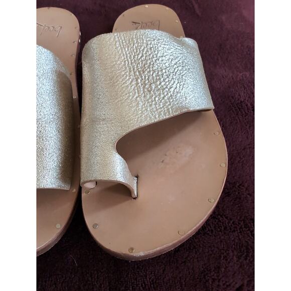 Beek Leather Toe-ring Sandal Gold Women's Size 7 Rare Discontinued - Picture 3 of 16
